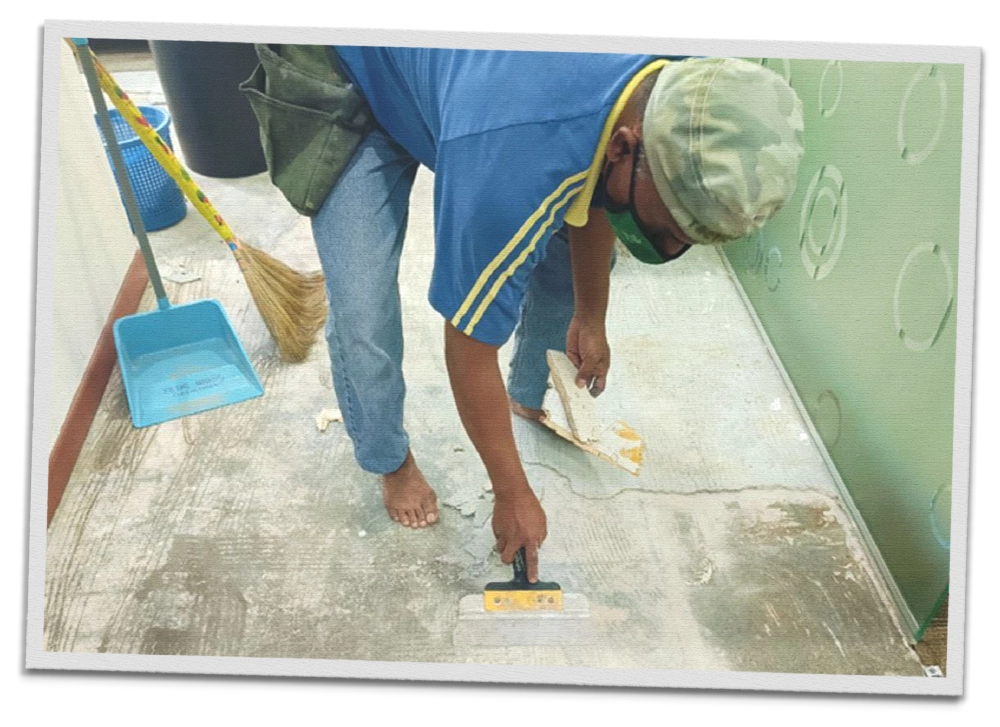 Kerja Penyediaan Lantai Dilakukan Dengan Teliti
