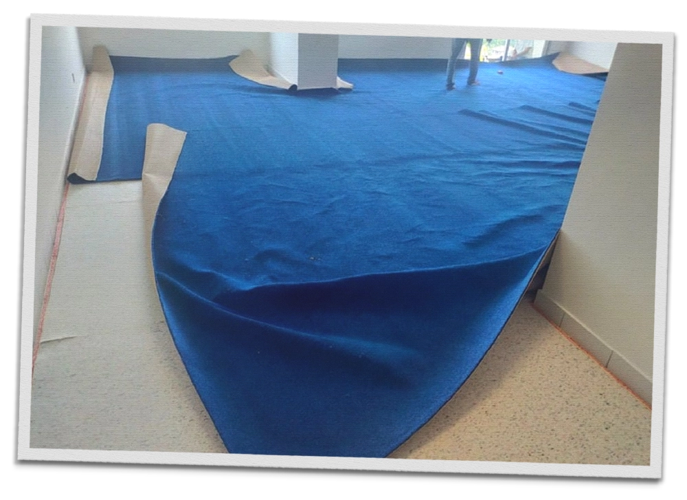 Tepi Karpet Dipasang Kemas Tanpa Terangkat